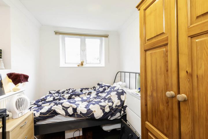 			3 Bedroom, 1 bath, 1 reception Ground Floor Flat			 Loveridge Road, West Hampstead